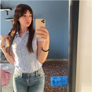 Laureata in lettere moderne impartisce lezioni di italiano, storia, geografia, filosofia, storia dell’arte e latino a studenti